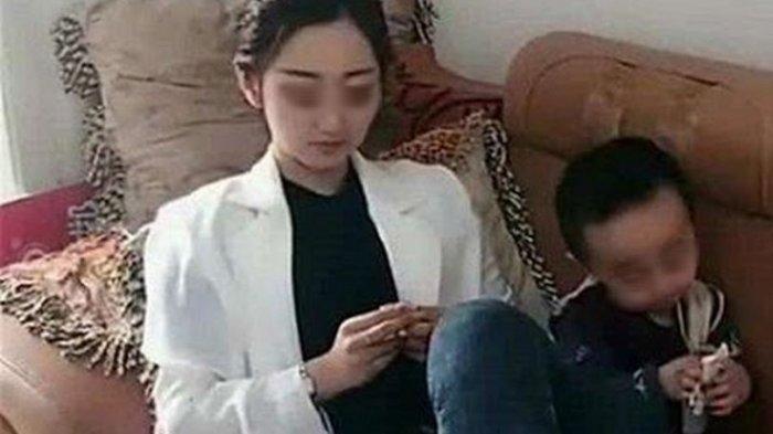 Gadis Ini Dituntut Orangtua Sendiri, Diminta Merawat Adik Bungsu Karena Ayah Ibunya 'Terlalu Miskin'