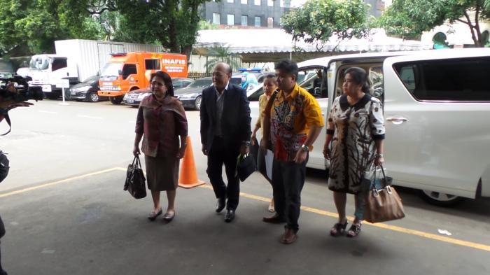 Dilaporkan Kiswinar dan Mantan Istri, Mario Teguh Penuhi Panggilan Penyidik