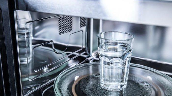 7 Makanan yang TIDAK BOLEH Dipanaskan di Microwave, Telur Rebus Bisa Meledak!