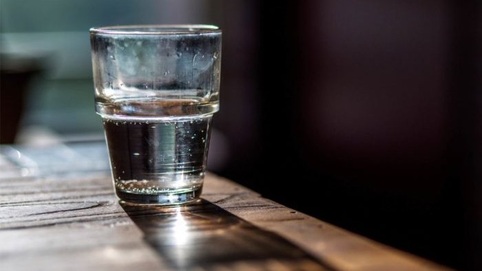 Cara Menghilangkan Noda Kerak Membandel di Gelas, Gunakan Satu Bahan Ini, Perkakas Kembali Kinclong