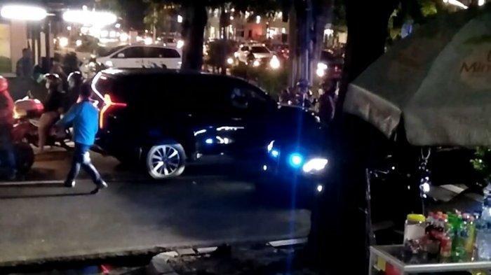 ADU MULUT Pengendara Pajero ke Iring-iringan Mobil Dinas RI 10 yang Lawan Arus: Lihat, Satu Arah!