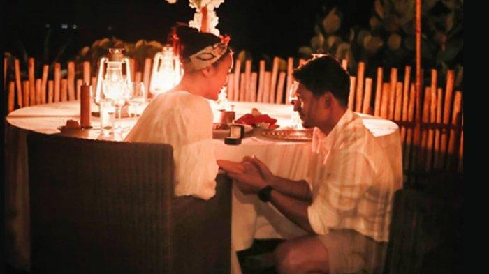 Berlutut Sambil Sodorkan Cincin untuk Ririn Ekawati, Ibnu Jamil Usung Tagar #siapbahagia