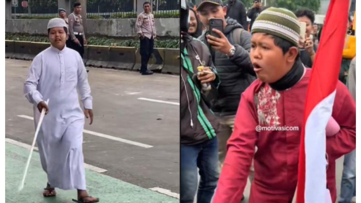 Air mata ibu Badru tumpah setelah anaknya diejek 