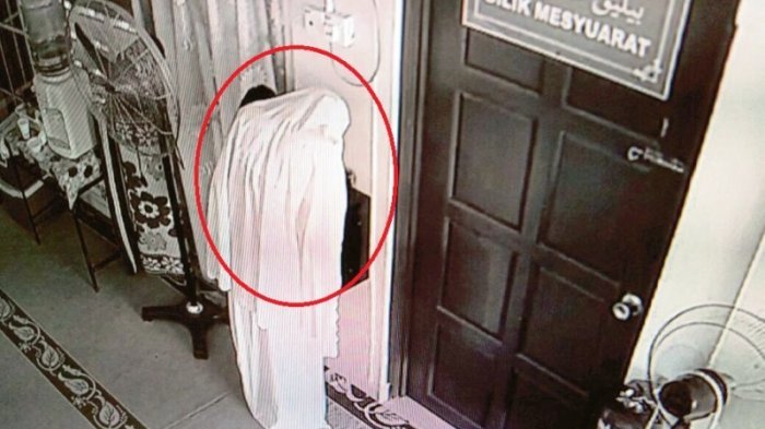 Misteri Mukena Putih Bergerak-gerak di Masjid Ini Ternyata Terkait Raibnya Uang Kotak Amal