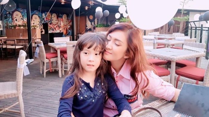 Mantap Gugat Cerai Suami, Mikhaela Malah Ingin Punya Adek, Ini yang Dilakukan Nafa Urbach!