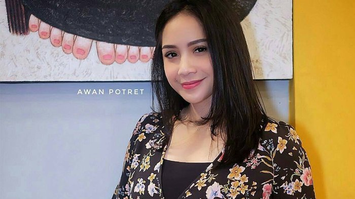 Terkuak Harga & Merek Sepatu Tinggi yang Dipakai Nagita saat Datang ke Pesta Bos TV, Bikin Keblinger