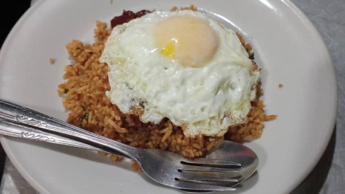 KULINER MEDAN - Nasi Goreng Wak Ribut, kuliner enak di Medan yang cocok untuk menu makan malam.