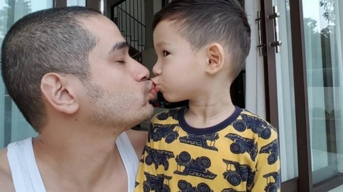 Okan Kornelius Sempat Dikabarkan Menikah Lagi, Duda Satu Anak Ini Mengaku Sudah Punya Kekasih