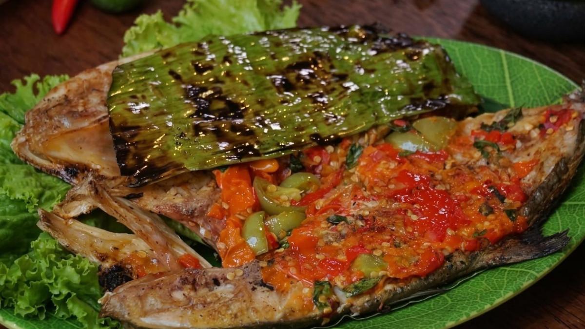 KULINER JAKARTA SELATAN - Menu ikan bakar Pondok Ikan Bakar Ujung Pandang, tempat makan siang enak di Jakarta Selatan.