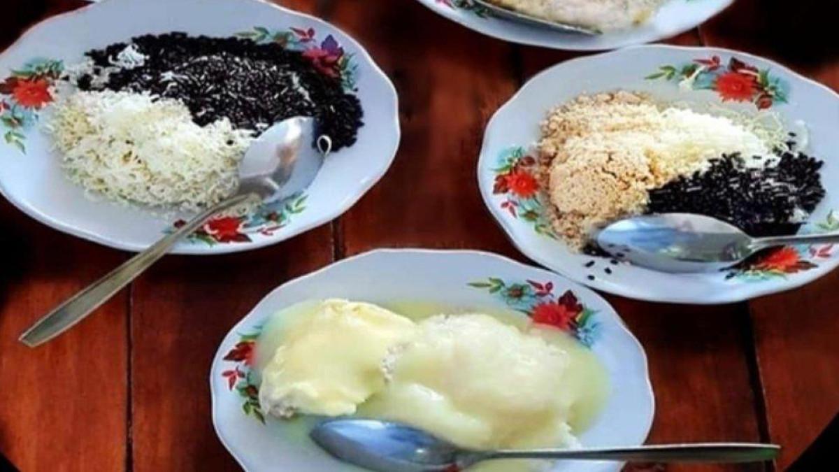 KULINER MALANG - Pos Ketan Legenda 1967, kuliner malam di Suhat Malang.