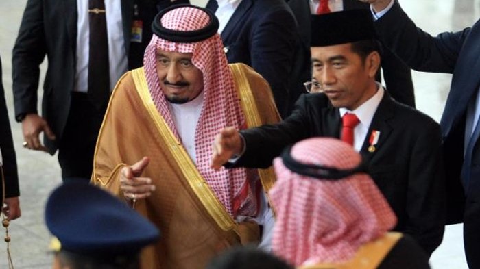Terungkap! Ternyata Ini Alasan Jokowi dan Raja Salman Tanam Pohon Ulin di Belakang Istana Merdeka