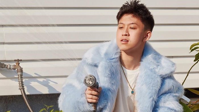Sebut Rich Brian Bukan Panutan, Tweet Dino Patti Djalal yang Ingin Bertemu Rich Brian Jadi Sorotan