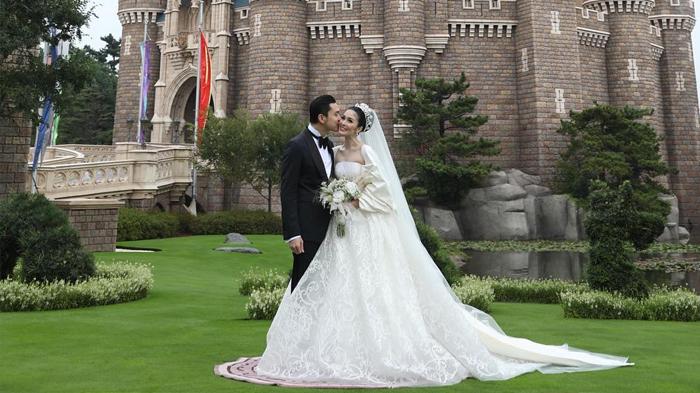 Gaun Nikah Sandra Dewi - Bikin Iri, Begini Rupa Busana Cinderella yang Dipakai Istri Harvey Moeis