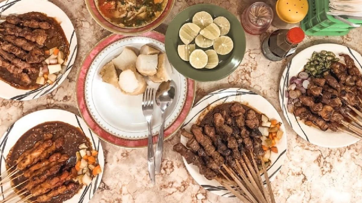 KULINER JAKARTA PUSAT - Sate Kambing Jaya Agung, kuliner enak untuk menu makan malam.