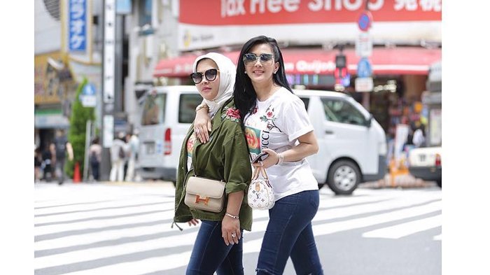 Syahrini dan Aisyahrini