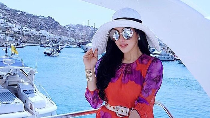 Syahrini Gunakan High Heels dengan Harga Capai Puluhan Juta, Netizen Malah Bahas Soal Pajak
