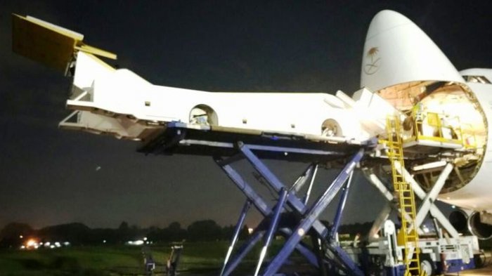 Kunjungi Indonesia, Raja Salman Bakal Pakai 'Tangga Khusus' untuk Turun dari Pesawat