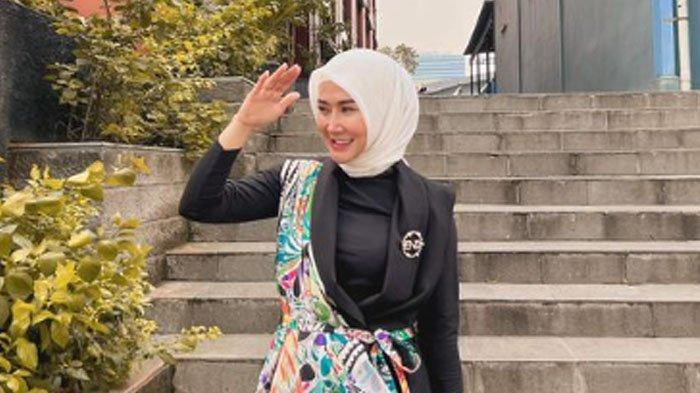 TITIPKAN ANAK KE YAYASAN - Selebgram Marissya Icha tega titipkan anak ke Yayasan yatim dan dhuafa. Sebut gegara pergoki sang putri kirim chat tak pantas ke teman.