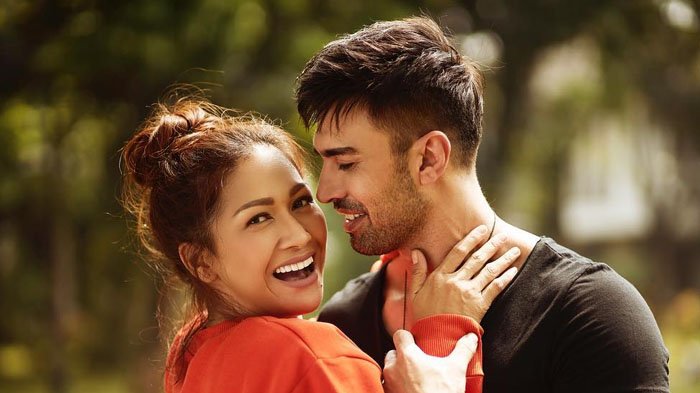 Resmi Bercerai, Tata Janeeta Tak Minta Harta Gono Gini & Hanya Ingin Kabulkan Permintaan Mehdi Zati