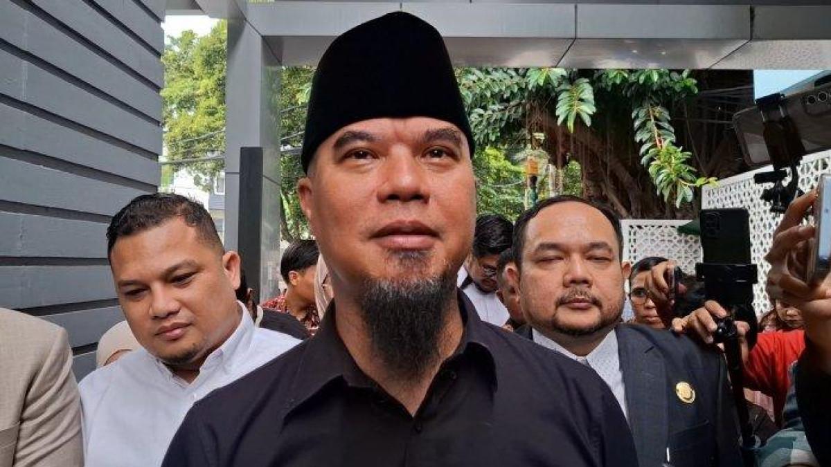 Langkah El Rumi melamar Syifa Hadju di Swiss jadi sorotan publik. Di tengah euforia itu, psikolog Lita Gading justru menyinggung Ahmad Dhani