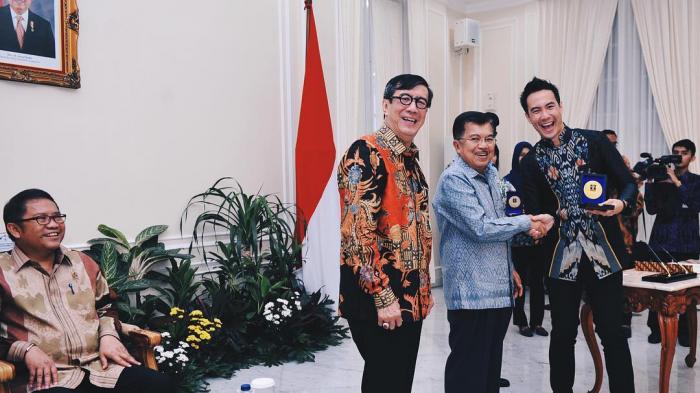 Penghargaan VJ Daniel - Jusuf Kalla Berikan Penghargaan HKI Untuk DAMN! I Love Indonesia