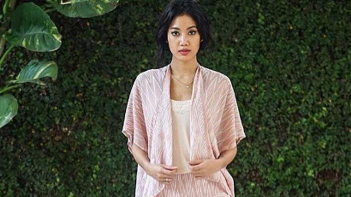 Foto Widi Vierra - Wow! Beredar Sebuah Gambar Vulgar Mantan Vokalis Vierratale Ini