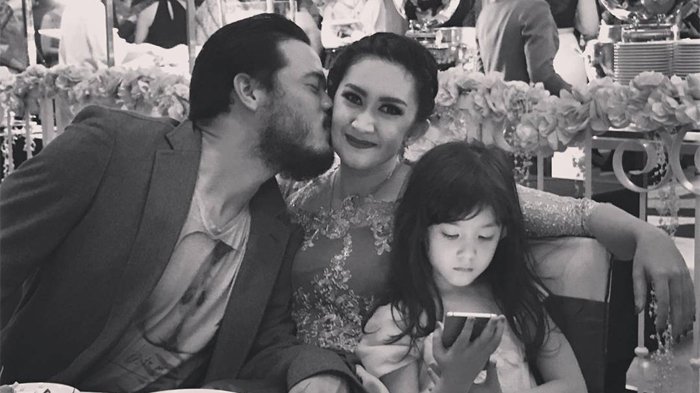 Nafa Urbach Urus Sendiri Kasus Dugaan Pedofilia Terhadap Anaknya, Kemana Zack Lee?