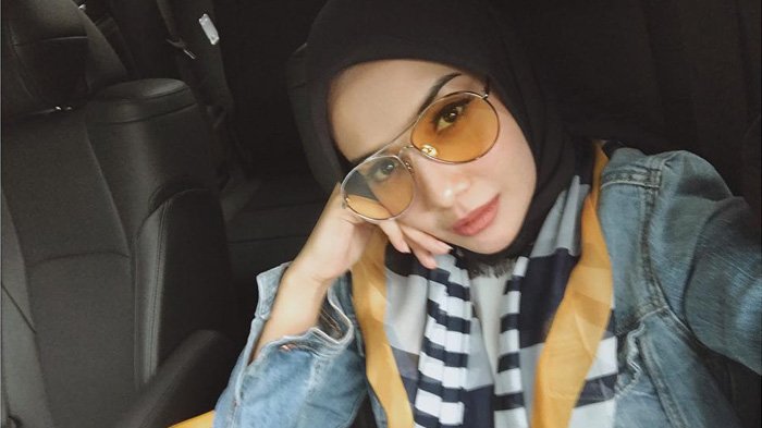 Buset! Artis Ini Punya Tali Tas yang Harganya Capai Rp 13 Juta, Bisa Buat Beli Motor Matic Baru Kali