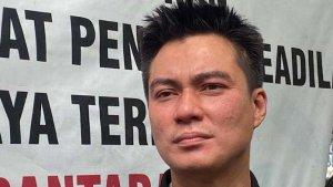 Potret-Baim-Wong-saat-hadir-dalam-sidang-cerainya-di-Pengadilan-Agama-PA-Jakarta-Selatan.jpg