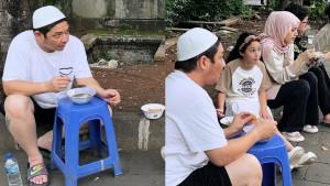Potret-Pasha-Ungu-makan-bakso-bareng-keluarga-di-pinggir-jalanb.jpg