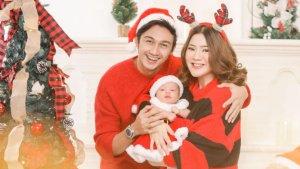 potret-felicya-angelista-caesar-hito-dan-bible-sambut-natal-rt.jpg