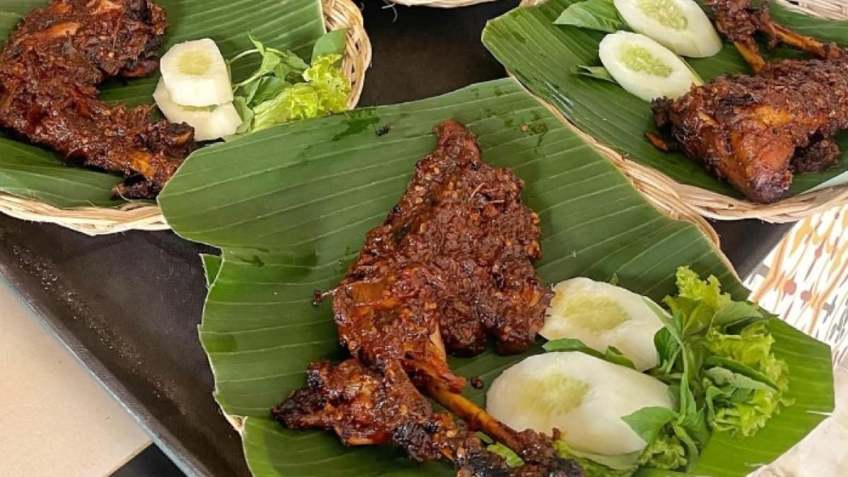 Ayam-Bakar-Artomoro-Klaten.jpg