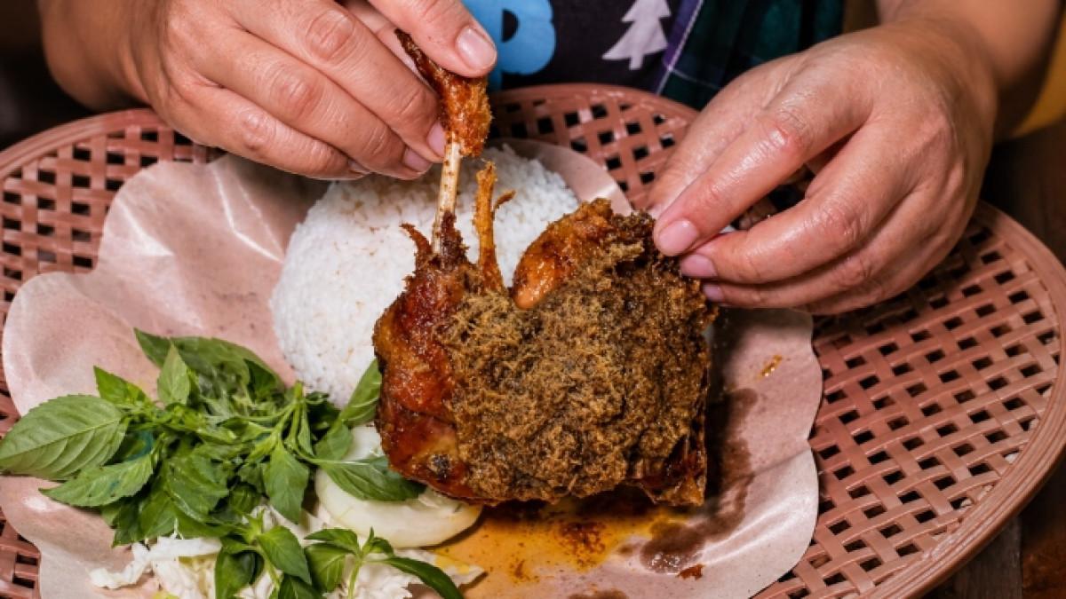 Ayam-Bebek-Goreng-Madura-Si-Soleh-Cab-UNS.jpg