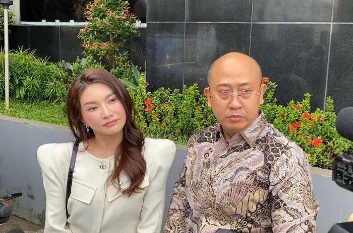 Kuasa-hukum-Sarwendah-Chris-Sam-Siwu-sayangkan-polemik-kliennya-dengan-Ruben-Onsu.jpg