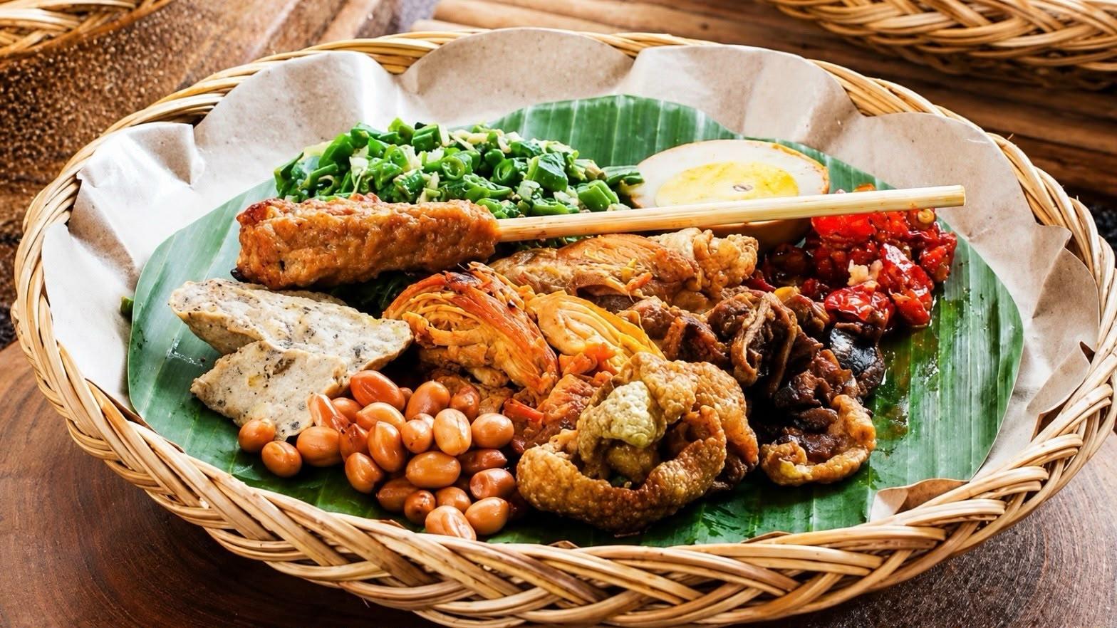 Nasi-Ayam-Kedewatan-Ibu-Mangku2.jpg