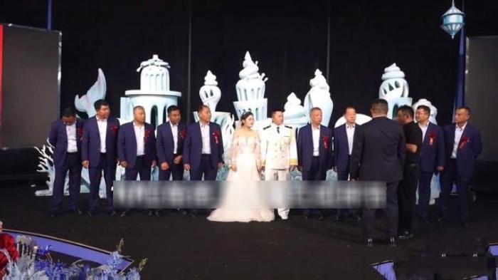 Pengantin Pria Membawa 10 Ayah ke Pelaminan, Pengantin Wanita Syok, Fakta di Baliknya Bikin Terharu