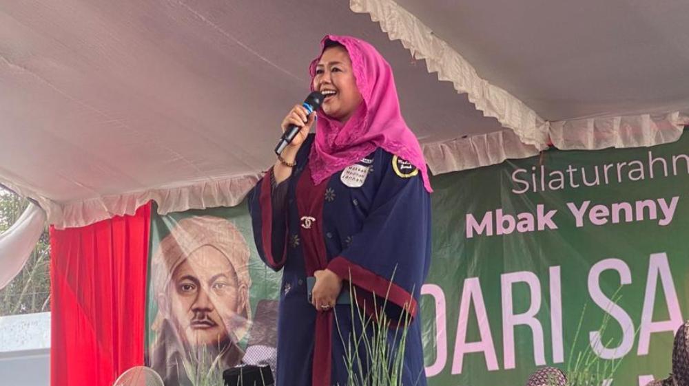 Yenny-Wahid-memberikan-Orasi-Ilmiah-di-Pondok-Pesantren-Syarifuddin-Lumajang-Selasa-2111.jpg