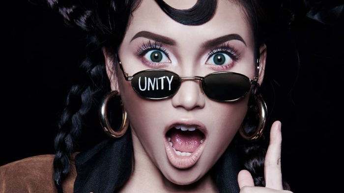 Daebak! Sekelas Ayu Ting Ting, Ternyata Harga Kaosnya Cuma Seratus Ribuan, Netter: Pantes