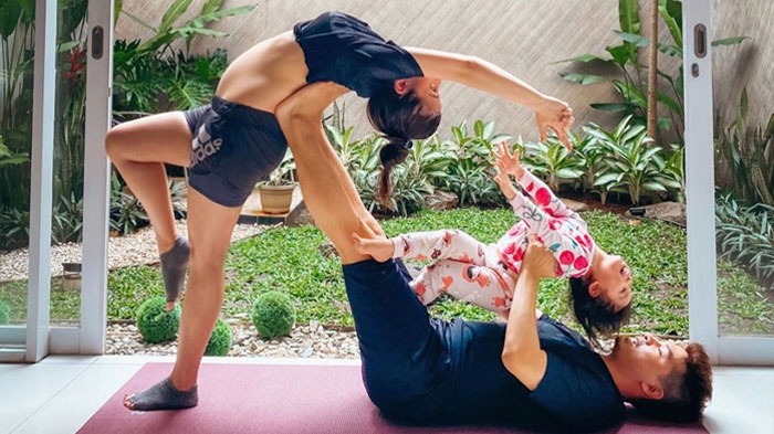 chelsea-olivia-yoga-prenatal.jpg