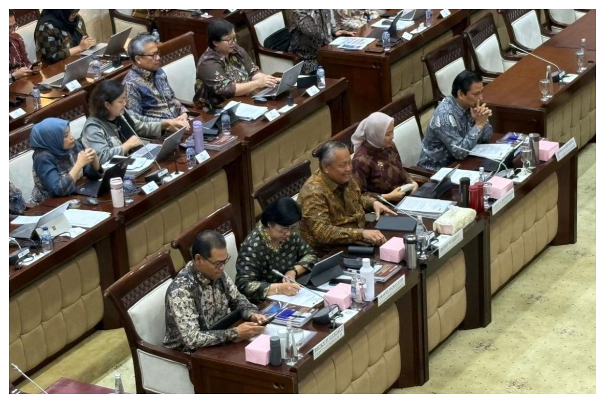 dpr-ri-dan-BI.jpg