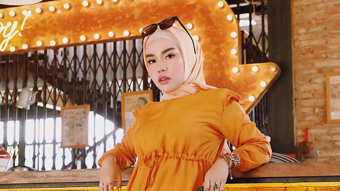 medina-zein-buka-suara-soal-tudingan-keluyuran-ke-kafe-bareng-suami-yang-positif-covid-19.jpg