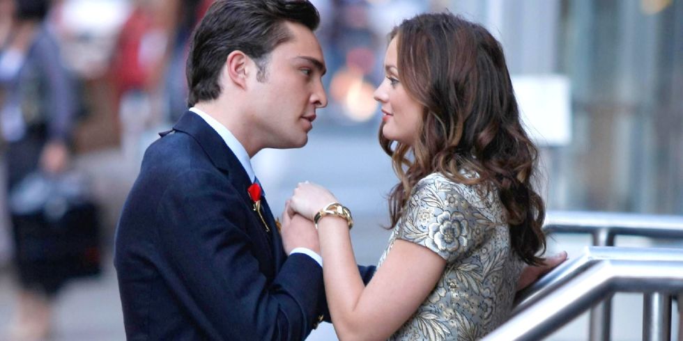 Terkesan Cuek & Nggak Perduli, Ternyata 4 Zodiak Cewek Ini Punya Cinta yang Dalam untuk Pasangannya