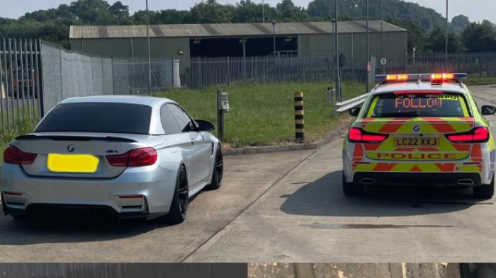 STOP! Ngebut Karena Terlambat ke Pernikahan, Pengantin Pria Malah Ditilang Polisi, Jadi Menikah?