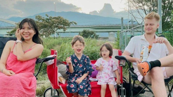 pham-ngoc-bersama-michael-dan-anak-anak-mereka-pasutri-yang-bertukar-peran.jpg