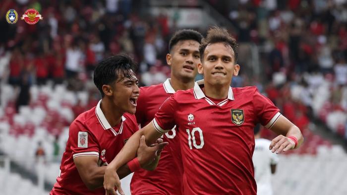 prediksi-skor-dan-susunan-pemain-piala-aff-2022-indonesia-vs-filipina.jpg