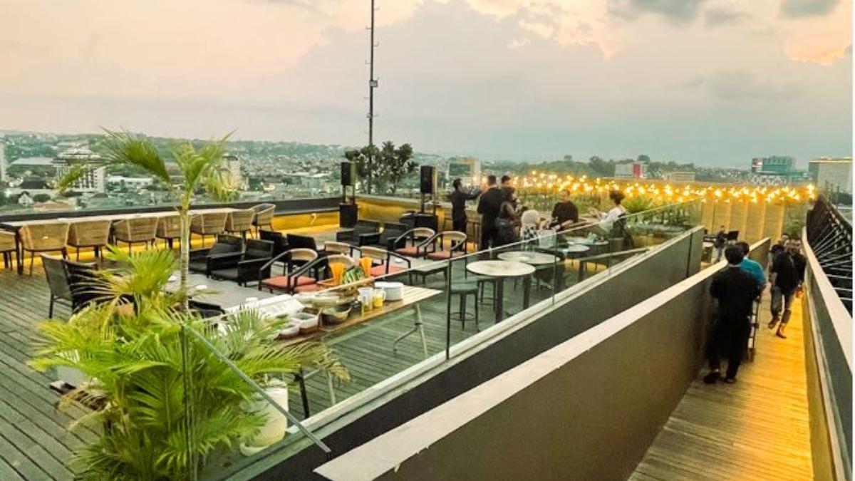 rekomendasi-kafe-di-Semarang-yang-cocok-untuk-menikmati-senja.jpg
