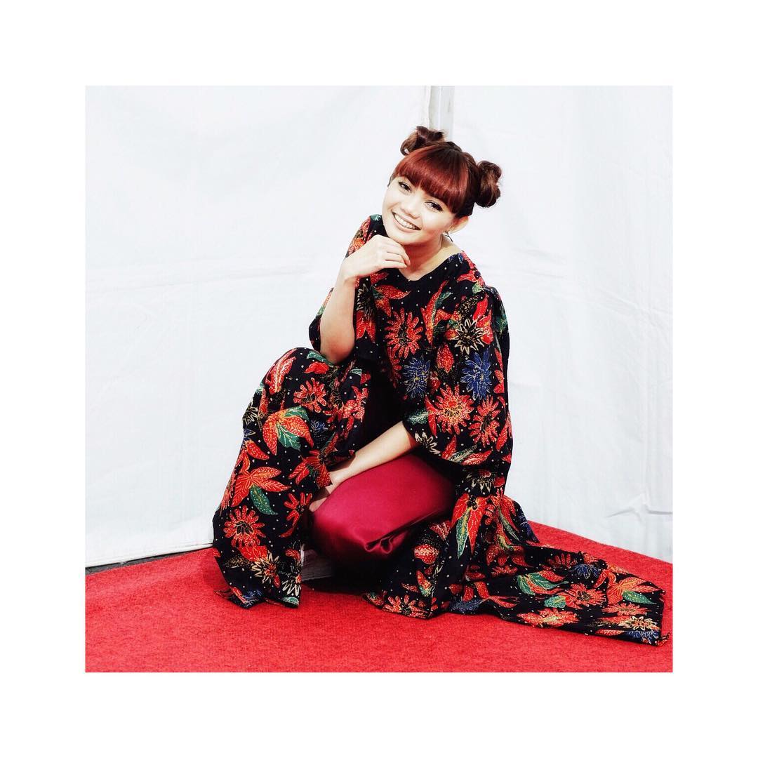 Rina Nose Berikan Klarifikasi Terkait Kabar Pindah Keyakinan, Netizen Malah Makin Bingung