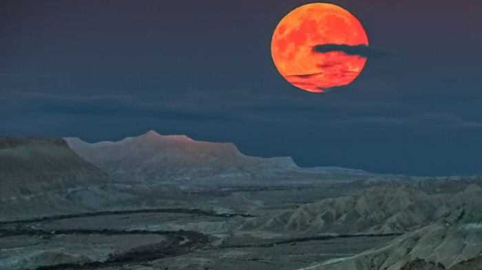 Tak Hanya Keindahan, Supermoon Malam Ini Ternyata Juga Memiliki Dampak yang Perlu Diwaspadai