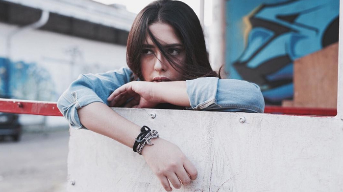 Karena Lakukan Hal yang Dianggap Alay di KRL, Mantan Teman Awkarin, Syaima Salsabila Dihujat Netter!