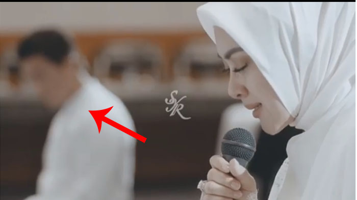 Reaksi Reino Barack Kala Syahrini Nangis Bersimpuh di Hadapan Ibu, Diam-diam Lakukan Ini dari Jauh